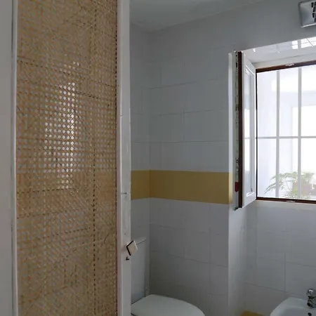 El Pisito Apartment *